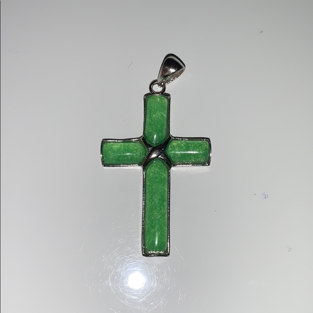 Cross Pendant - Picture 1 of 3